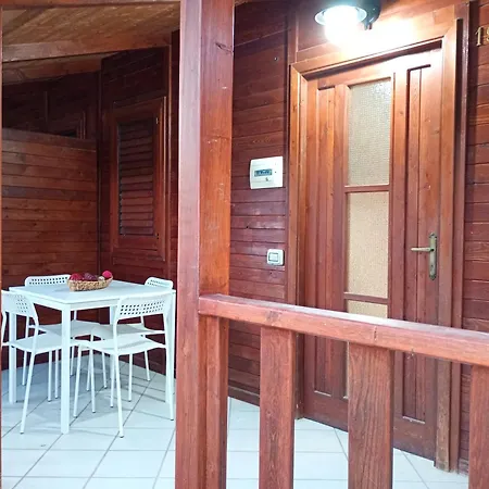 Ξενοδοχείο με διαμερίσματα Summer Paradise